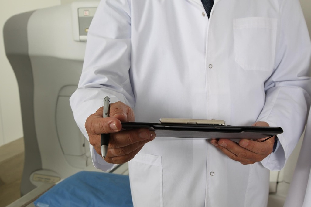 Novo medicamento para câncer cerebral é aprovado no Brasil